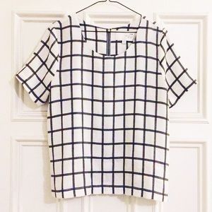 J.O.A white and gray windowpane T-shirt blouse